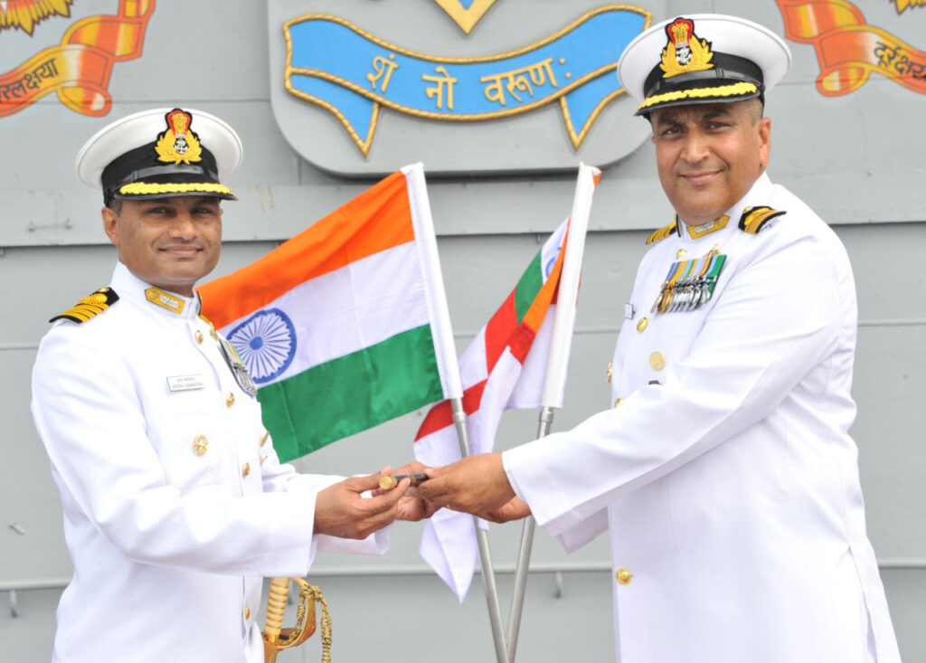 Capt._S._Berry_exchanging_the_Baton_with_Capt._K._Swaminathan,_on_his_taking_over_the_Command_of_INS_Vikramaditya,_Indian_Navy's_new_and_formidable_aircraft_carrier,_at_Karwar_on_November_02,_2015